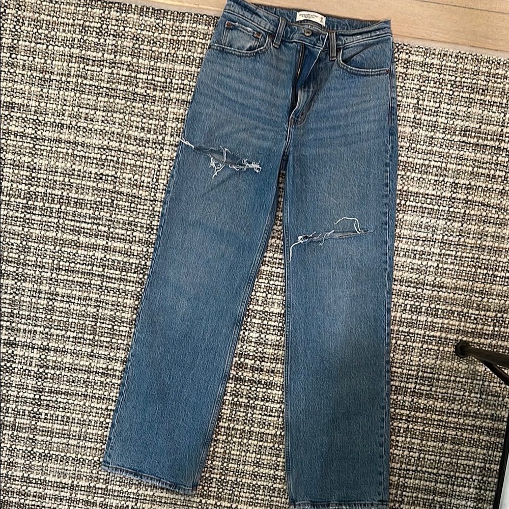 Abercrombie & Fitch The 90's Relaxed Jean High Rise